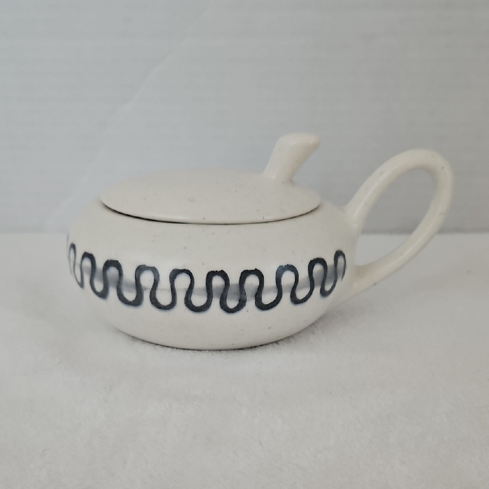 Metlox Poppytrail Vernon Aztec Vintage Gray Black Pottery Sugar Bowl  & Lid